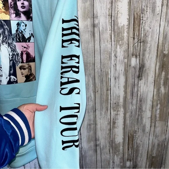 Taylor Swift The Eras Tour Blue Sweatshirt Hoodie Like New Large - Picture 6 of 7